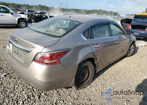 2015 Nissan Altima 2.5 z USA, uszkodzony, nr VIN 1N4AL3AP9FC178124